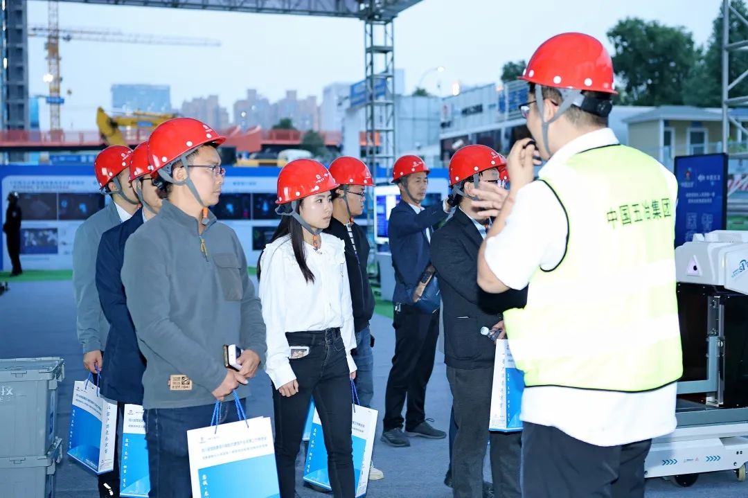 1735889999304975.jpg 13.jpg